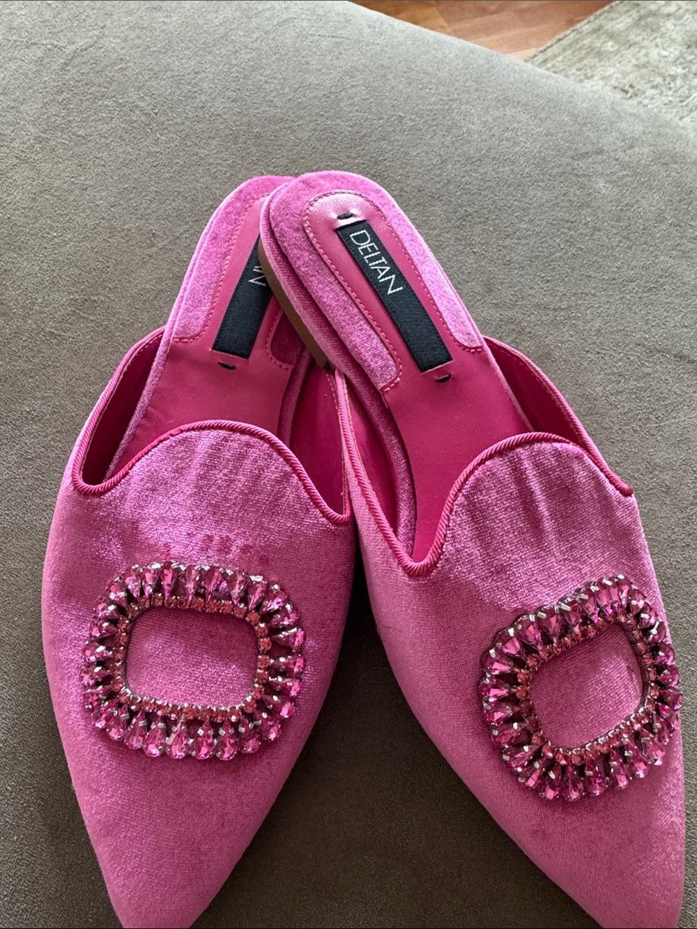 DETIAN Pink Velvet Jeweled Pointed Mules